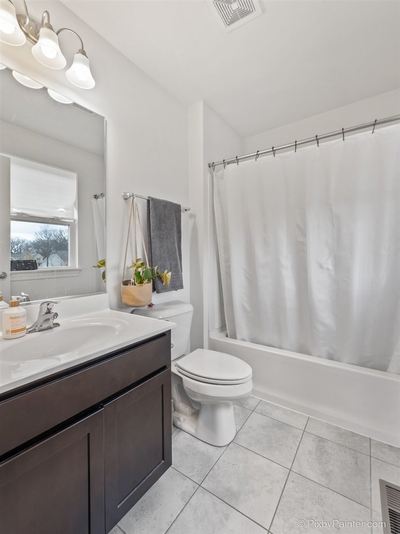 4385 Rudyard Kipling Road Elgin, IL 60124 - Photo 18 of 32 Gallery Image 18