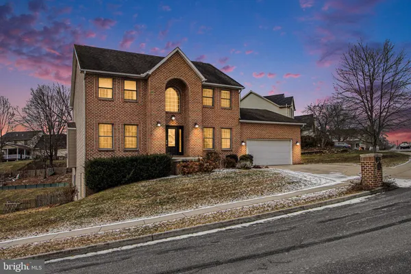 $555,000 | 506 Francis Drive, Mechanicsburg, PA 17050