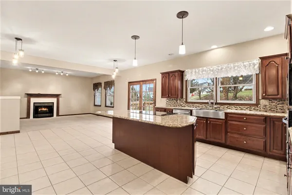 $555,000 | 506 Francis Drive, Mechanicsburg, PA 17050