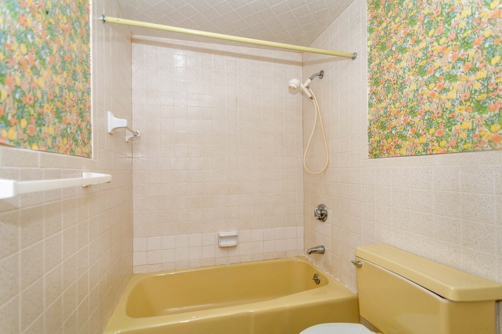 6 Shawsheen Road, Unit 6 Lawrence, MA 01843 - Photo 16 of 27 Gallery Image 16
