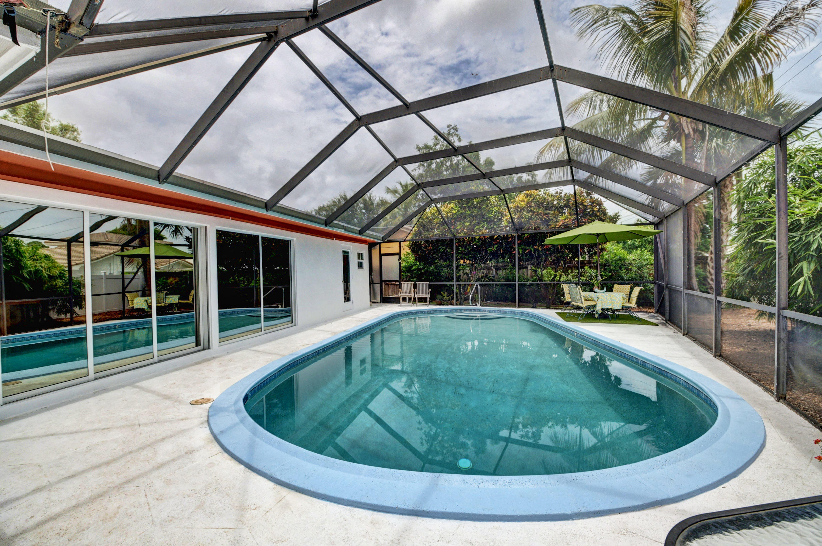 2042 Bonnie Street Boca Raton, FL 33486 - Photo 37 of 43 Pool