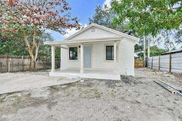 $2,550 | 2919 Northwest 92nd Street, Unit R, Miami, FL 33147