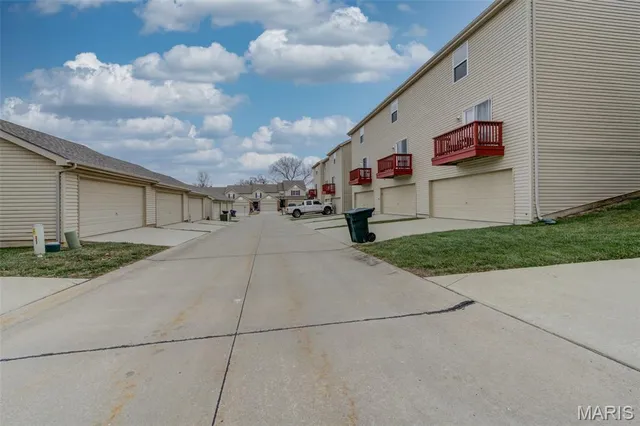 $235,000 | 309 Willott Square Drive, St. Peters, MO 63376