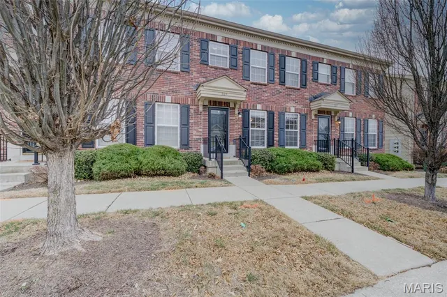 $235,000 | 309 Willott Square Drive, St. Peters, MO 63376