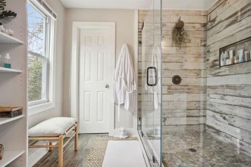 1384 Lanvale Drive Southwest Atlanta, GA 30310 - Photo 11 of 14 a bathroom with a shower