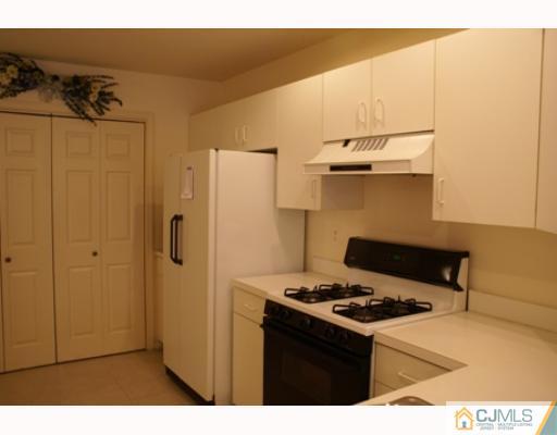 44 West Countryside Drive Princeton, NJ 08540 - Photo 4 of 10