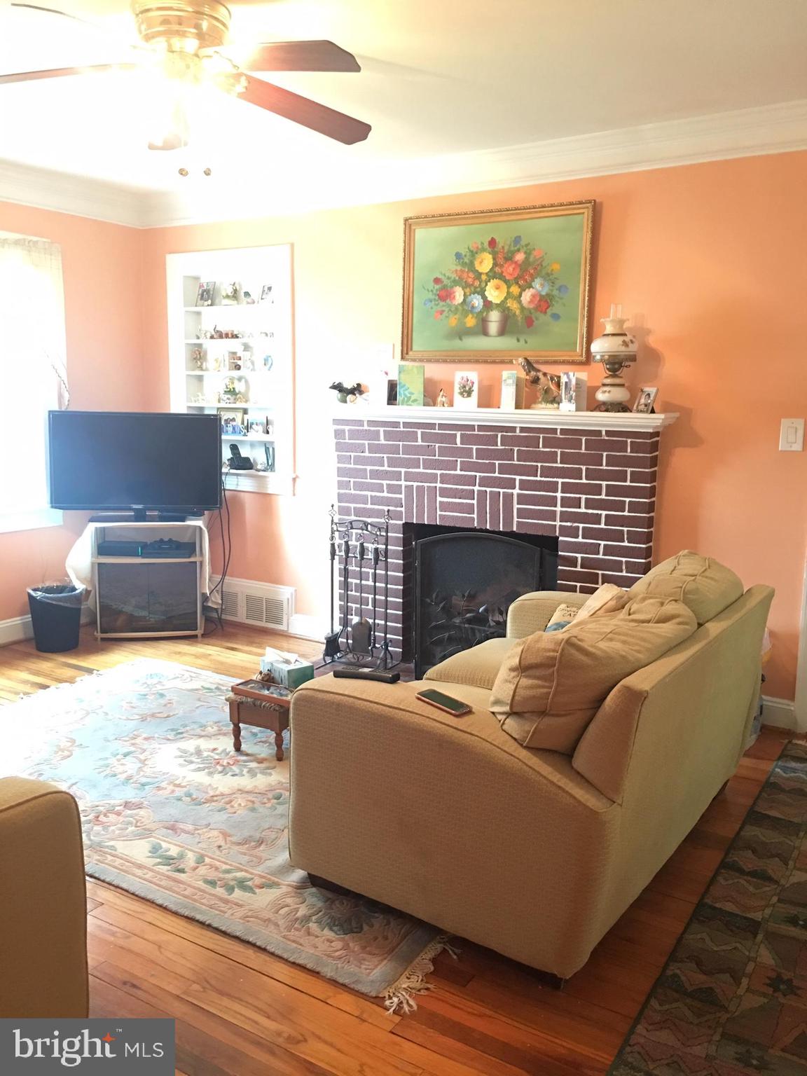 8906 Glenville Road Silver Spring, MD 20901 - Photo 3 of 29 Gallery Image 3