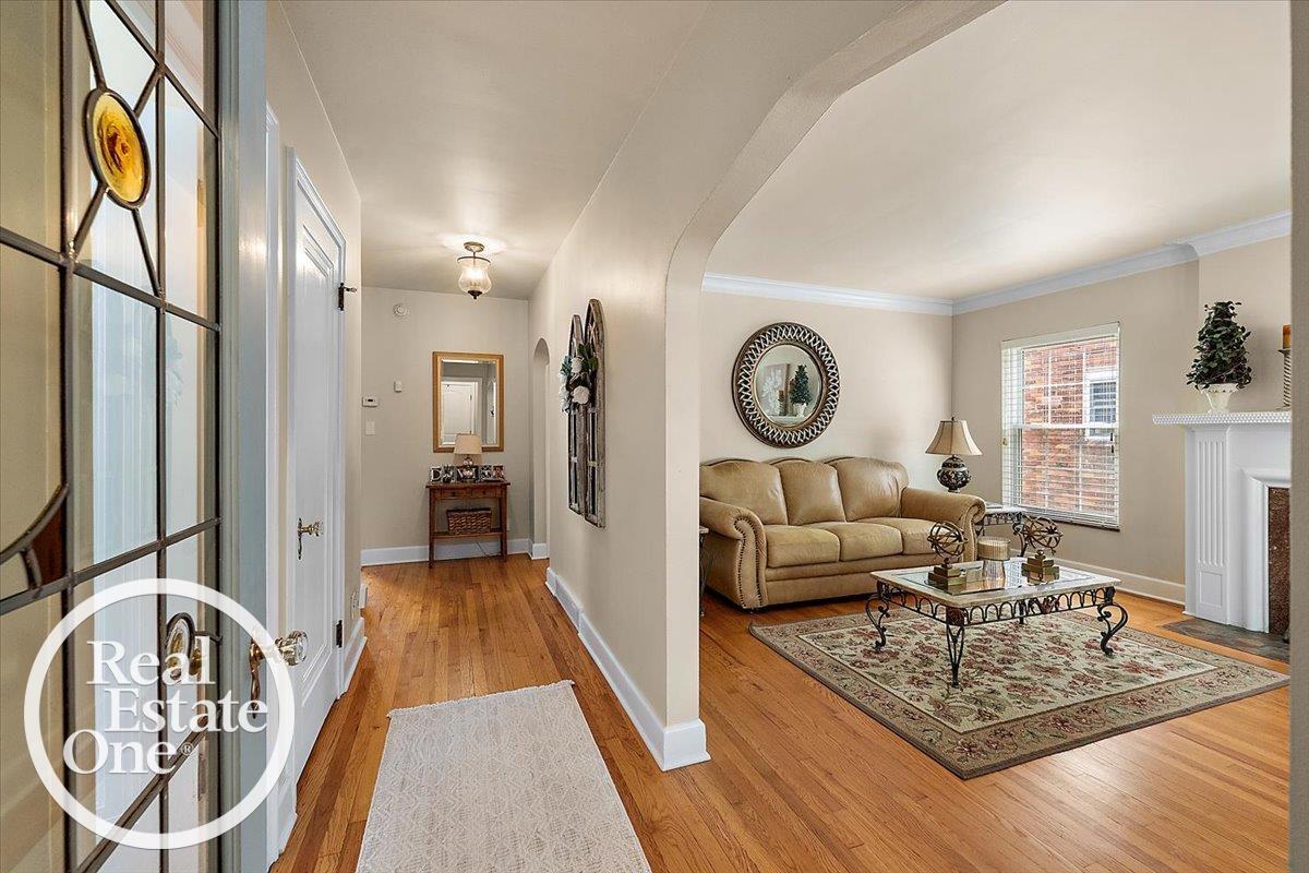 305 Moran Road Grosse Pointe, MI 48236 - Photo 7 of 45