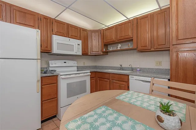 a view of outdoor space yard deck and patio