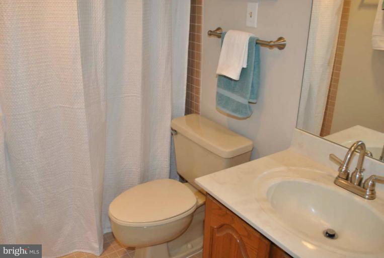 1301 North Courthouse Road, Unit 1111 Arlington, VA 22201 - Photo 2 of 27 Bath