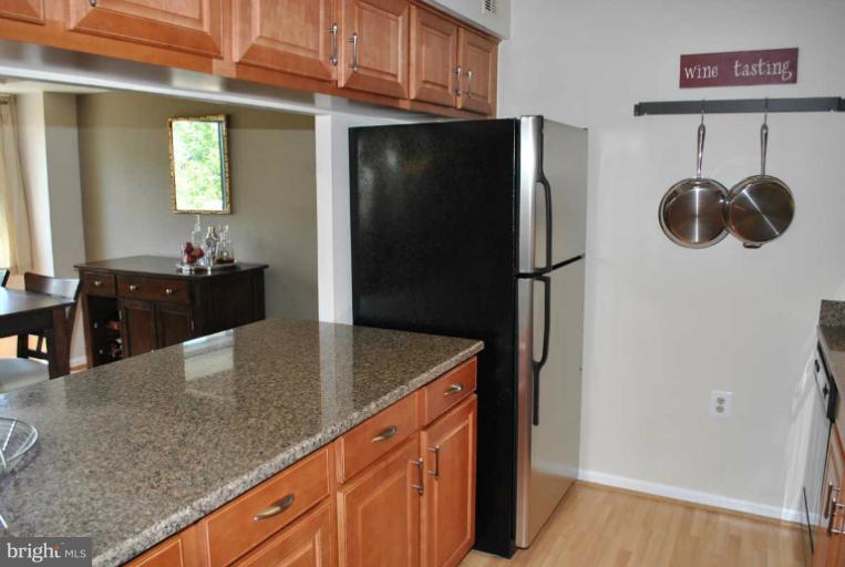 1301 North Courthouse Road, Unit 1111 Arlington, VA 22201 - Photo 21 of 27 Kitchen