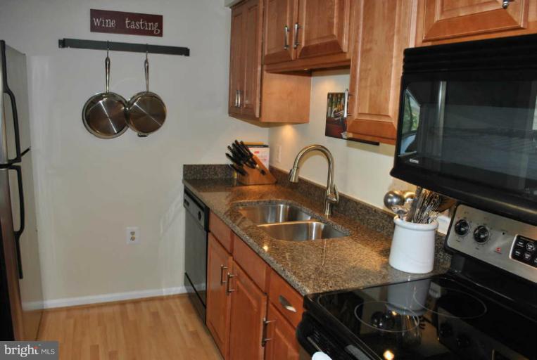 1301 North Courthouse Road, Unit 1111 Arlington, VA 22201 - Photo 22 of 27 Kitchen