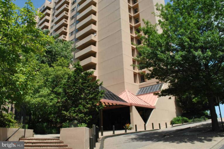 1301 North Courthouse Road, Unit 1111 Arlington, VA 22201 - Photo 27 of 27 Exterior (Front)