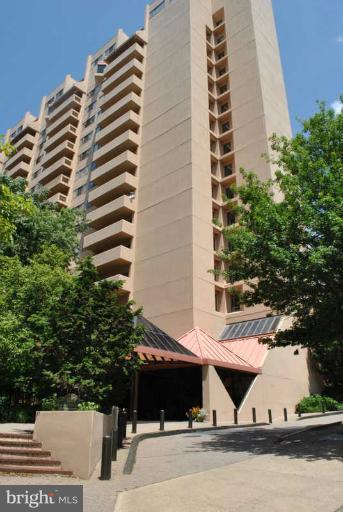 1301 North Courthouse Road, Unit 1111 Arlington, VA 22201 - Photo 4 of 27 Exterior (Front)