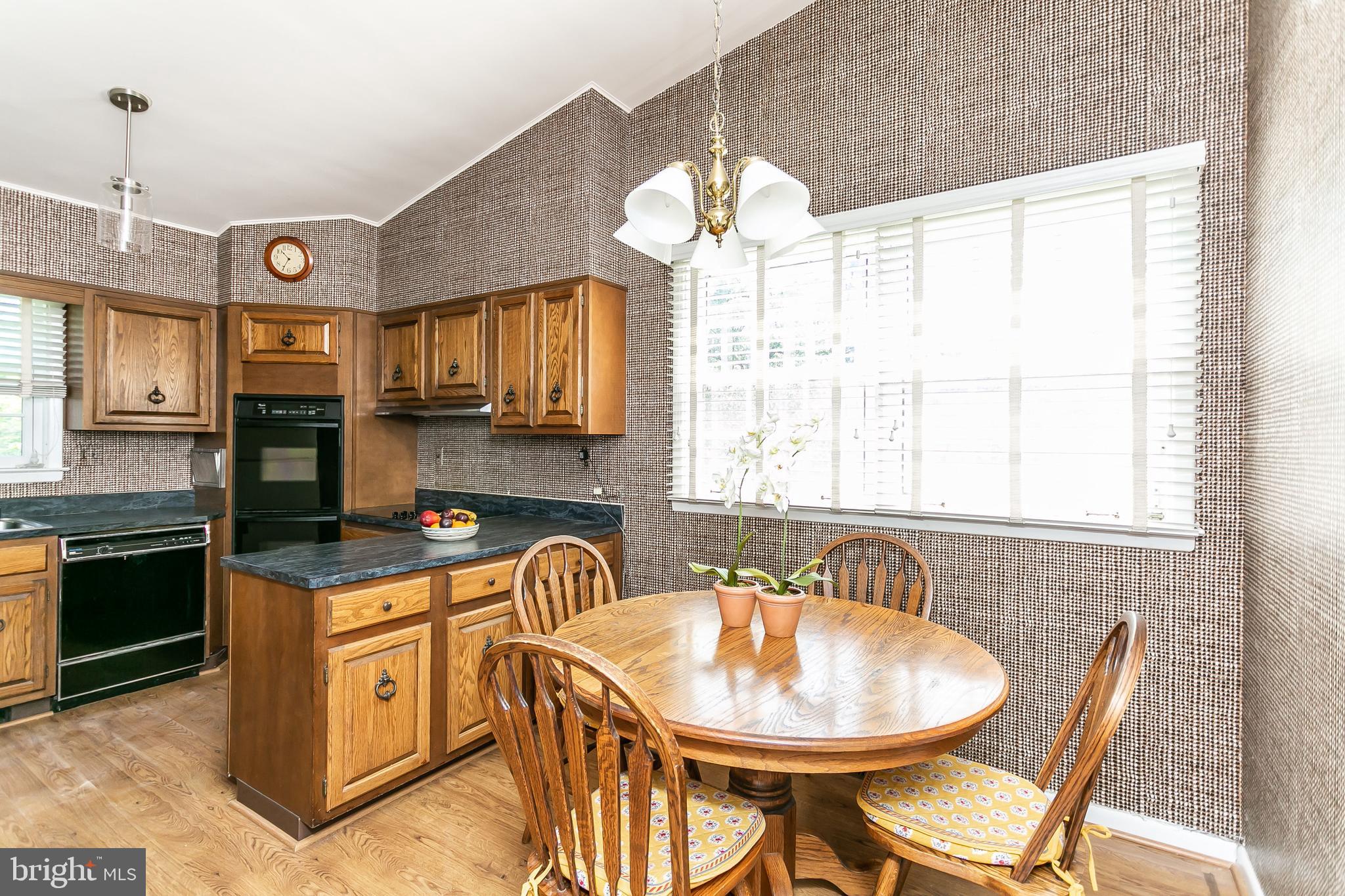 7702 Eden Roc Way Baltimore, MD 21208 - Photo 11 of 37 Gallery Image 11