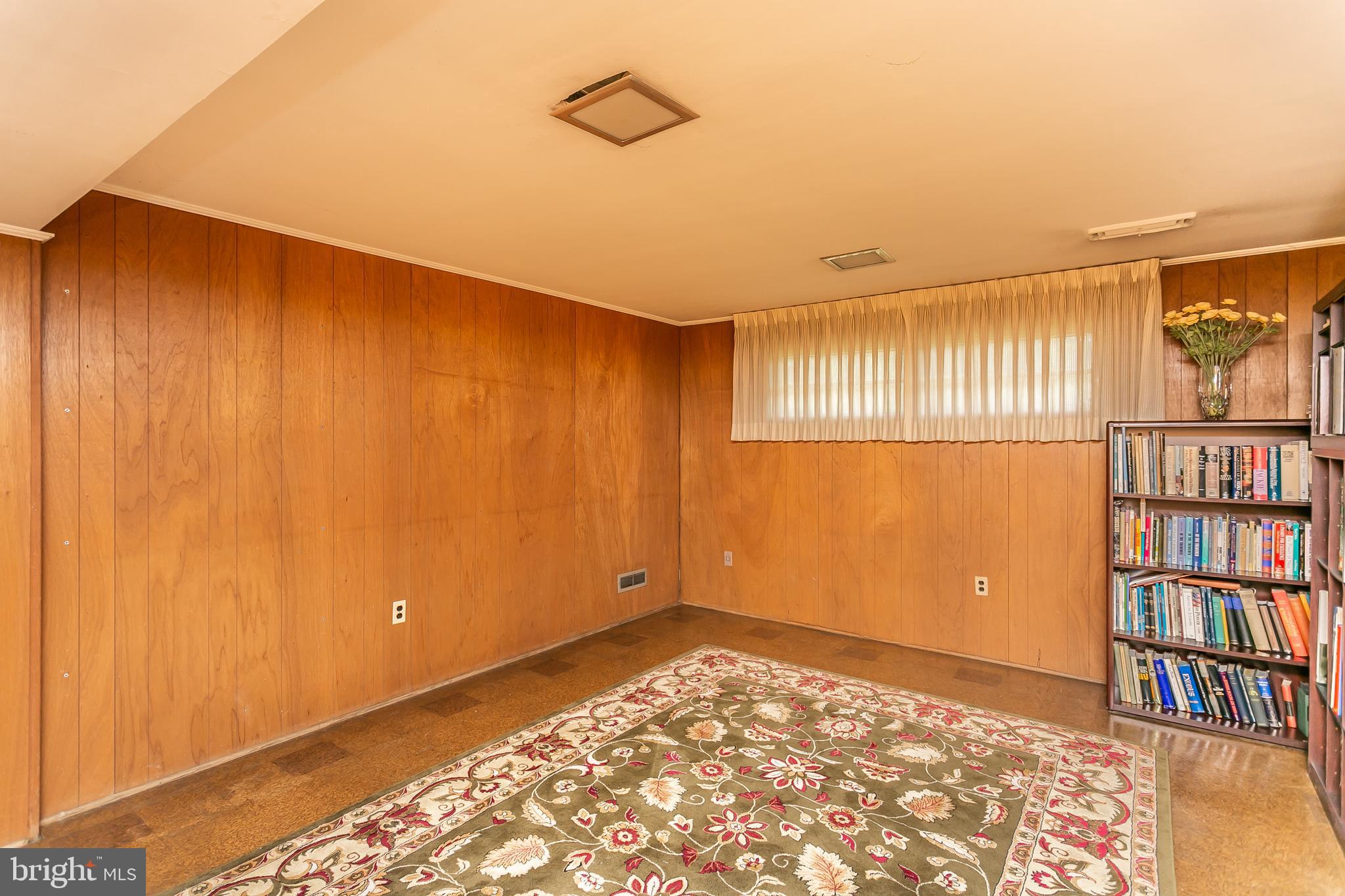 7702 Eden Roc Way Baltimore, MD 21208 - Photo 19 of 37 Family Room