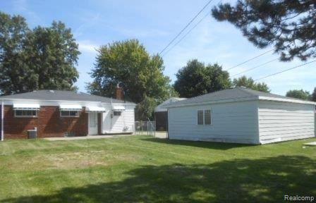 18102 Davidson Road Fraser, MI 48026 - Photo 3 of 11 DSCN8107.JPG