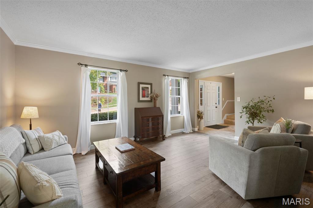 13124 Huntercreek Ridge Road St. Louis, MO 63131 - Photo 5 of 47 Gallery Image 5