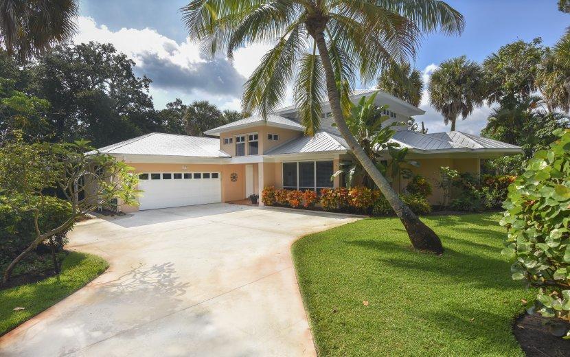 1514 Southeast Riverside Drive Stuart, FL 34996 - Photo 1 of 26 Exterior Photo