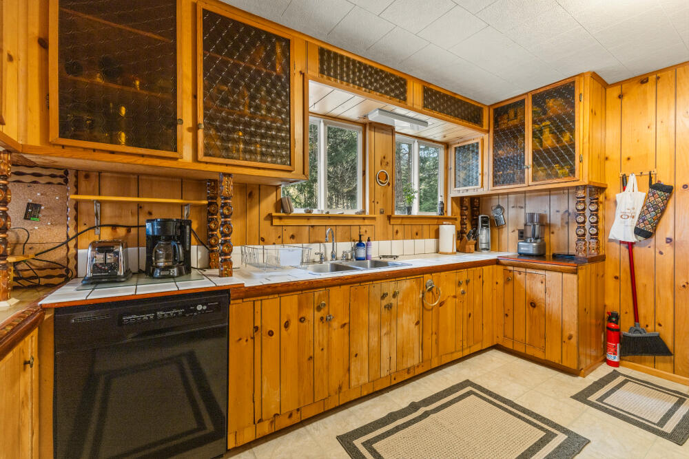 29909 Pelican Butte Road Klamath Falls, OR 97601 - Photo 11 of 31 Gallery Image 11