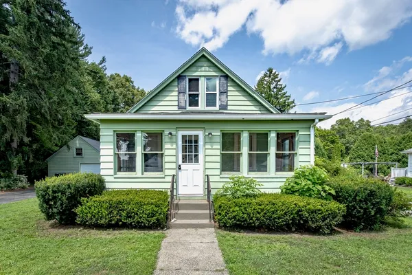 $329,900 | 94 Holyoke Road, Westfield, MA 01085