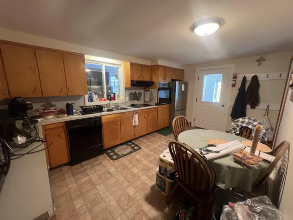 $899,000 | 3803 Woodstock Road, Hartford, VT 05001