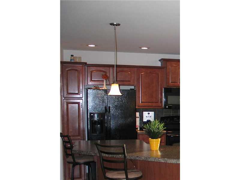 28 Manktown Road Waldoboro, ME 04572 - Photo 5 of 18 Kitchen.