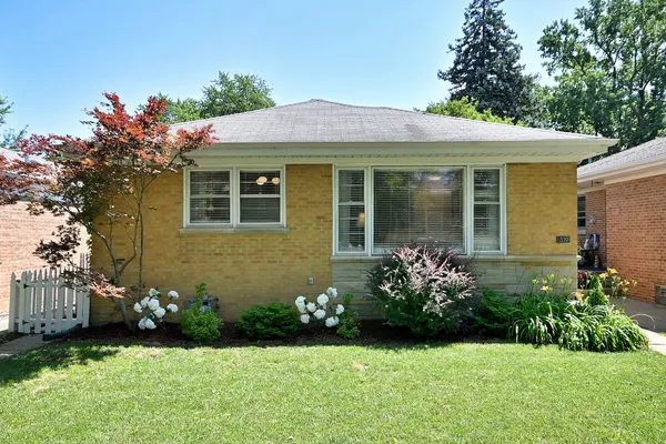 $499,900 | 319 Dodge Avenue, Evanston, IL 60202