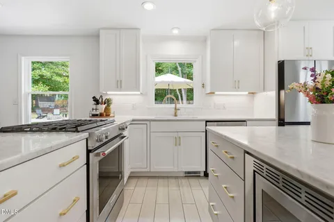 $669,500 | 6704 Valley Drive, Raleigh, NC 27612