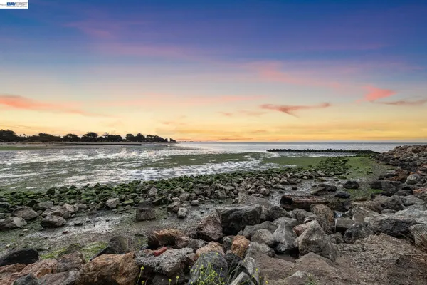 $439,000 | 1321 Webster Street, Unit D116, Alameda, CA 94501
