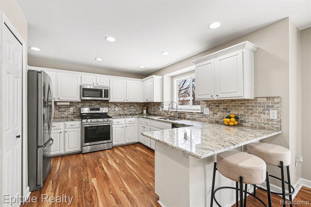 3788 Dearborn Avenue Rochester Hills, MI 48309 - Photo 7 of 29