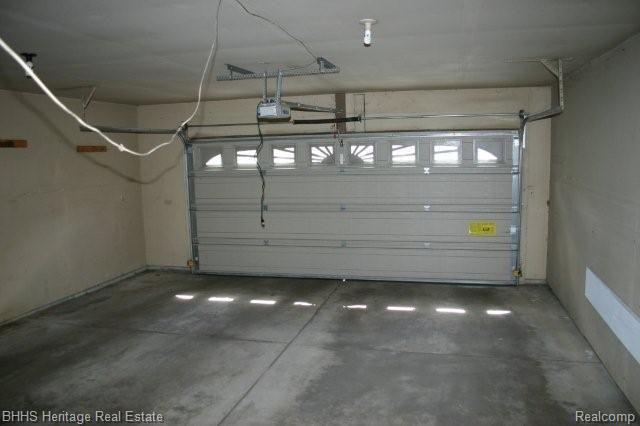10859 Reynard Road Brighton, MI 48114 - Photo 15 of 16 Garage