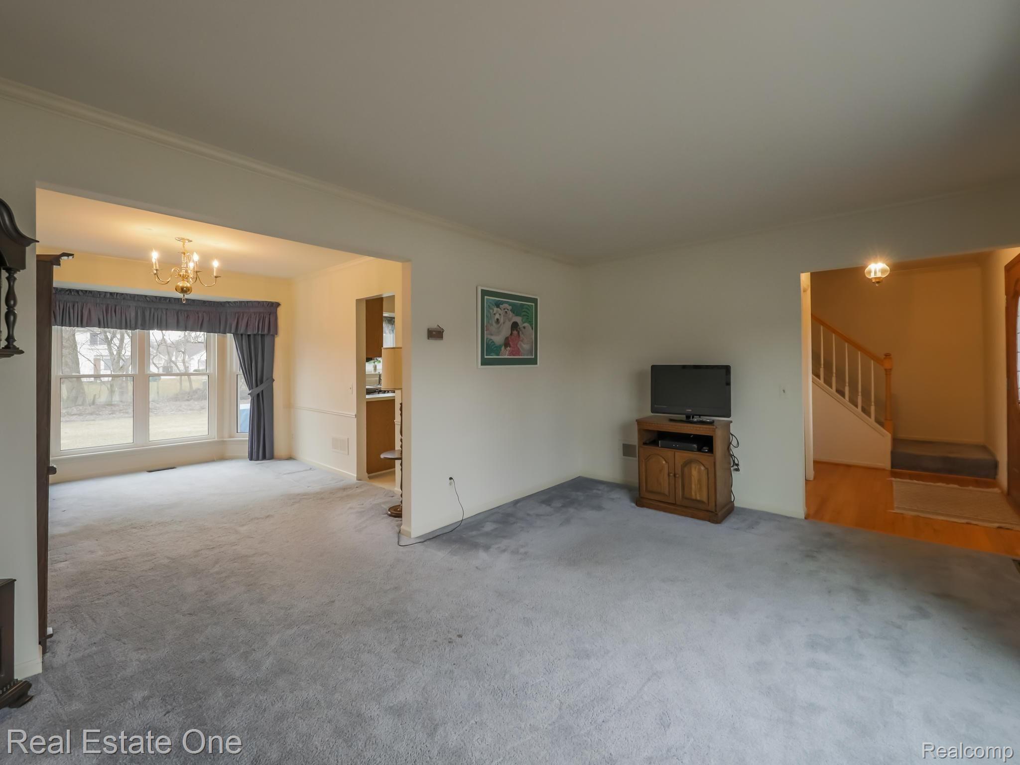 47039 Hanford Road Canton, MI 48187 - Photo 6 of 33 6-Hanford.jpg