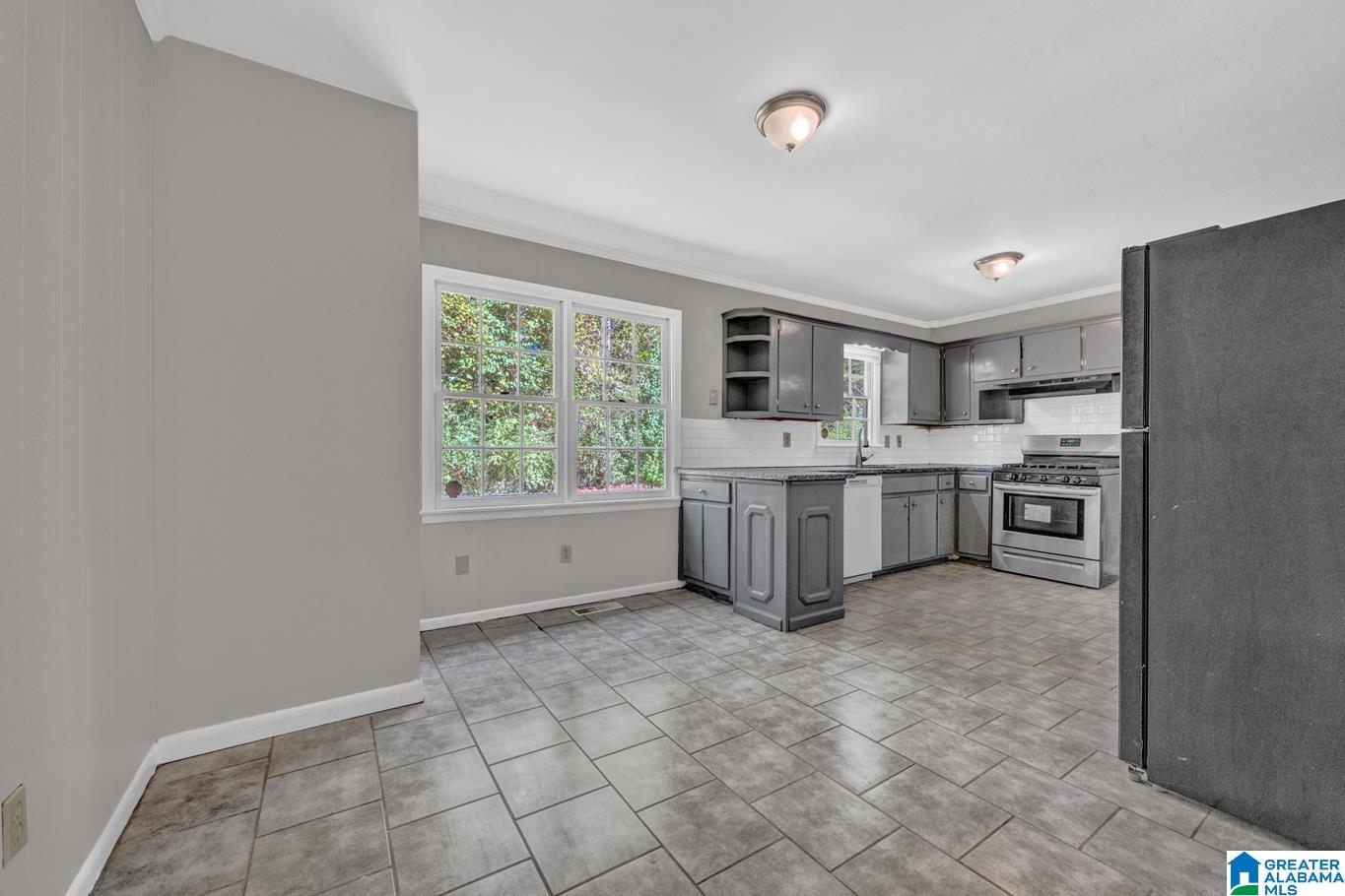 960 Edwards Lake Road Birmingham, AL 35235 - Photo 10 of 27