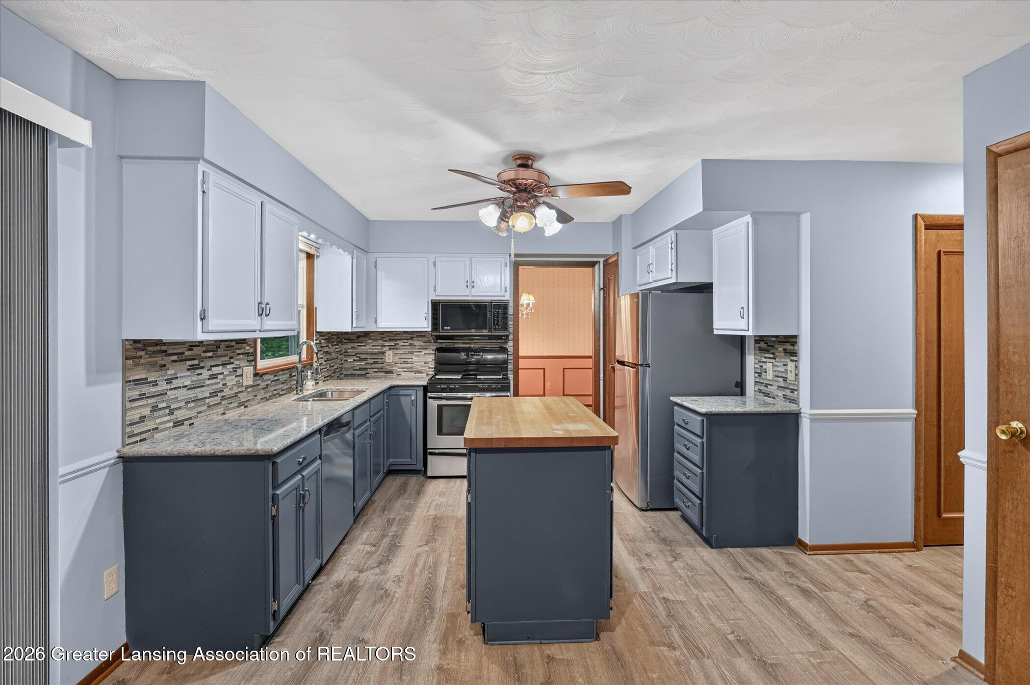 5705 Lakeview Drive Perry, MI 48872 - Photo 17 of 52 17-5705-Lakeview-Dr-WindowStill