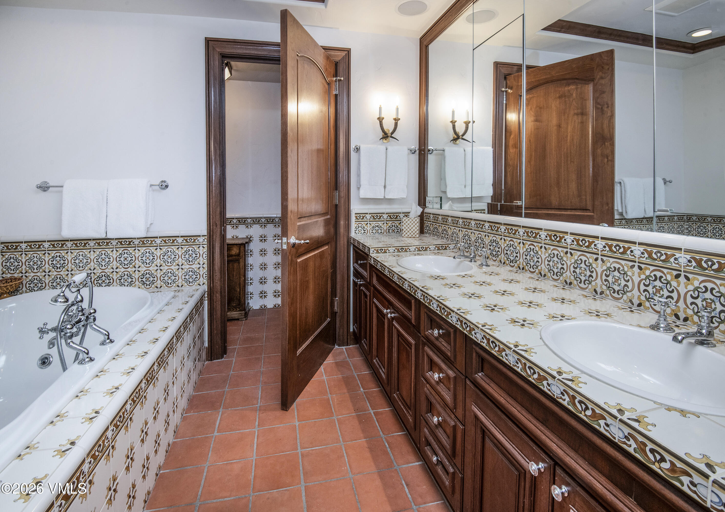 458 Vail Valley Drive, Unit R5 Vail, CO 81657 - Photo 19 of 39 Primary Bath