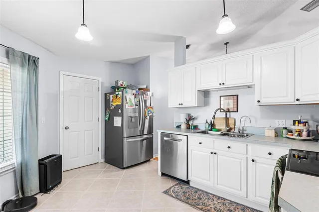 $2,575 | 7604 Castlebay Court, Orlando, FL 32835