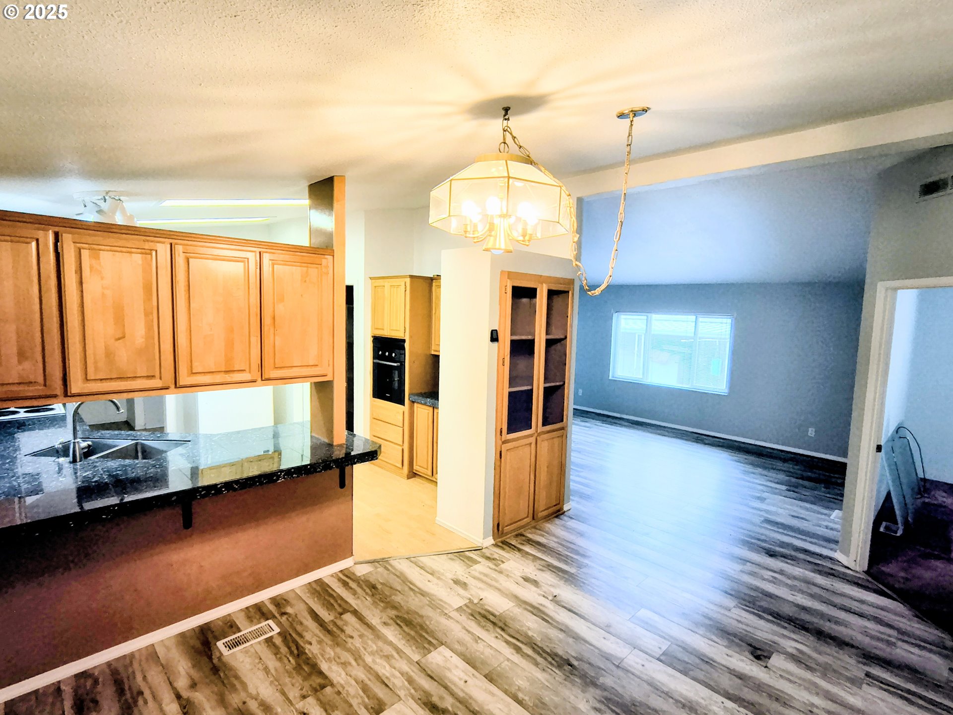 180 Twin Oaks Loop Winston, OR 97496 - Photo 3 of 21