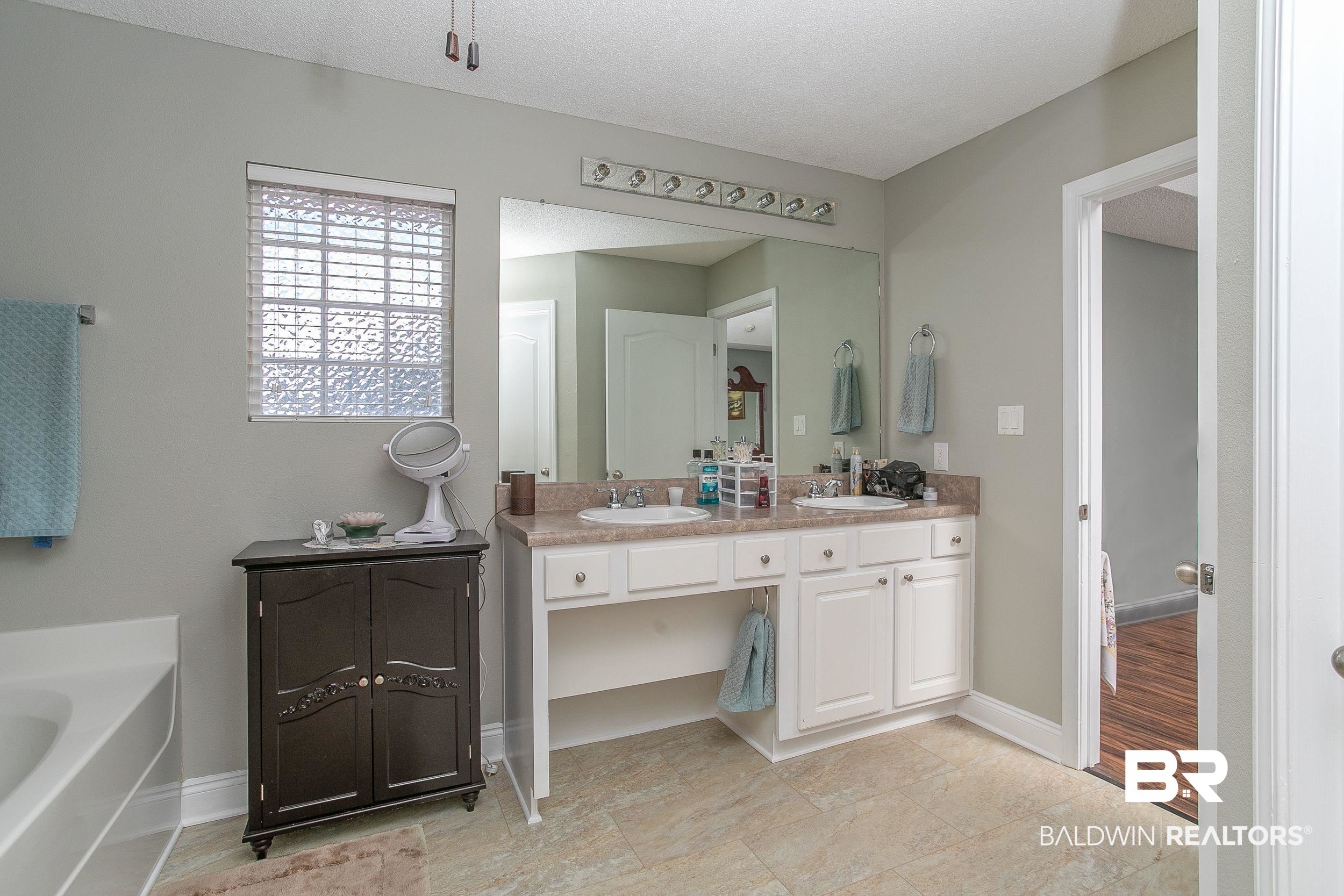 558 Leeds Court Foley, AL 36535 - Photo 29 of 48 Gallery Image 29