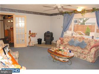 2 Wildflower Road Levittown, PA 19057 - Photo 3 of 10 Gallery Image 3