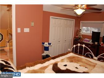 2 Wildflower Road Levittown, PA 19057 - Photo 6 of 10 Gallery Image 6