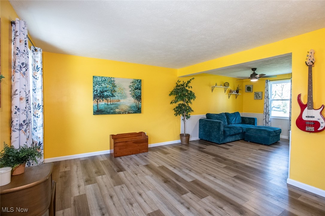730 Brookledge Drive Medina, OH 44256 - Photo 3 of 43 Open spacious light filled living room