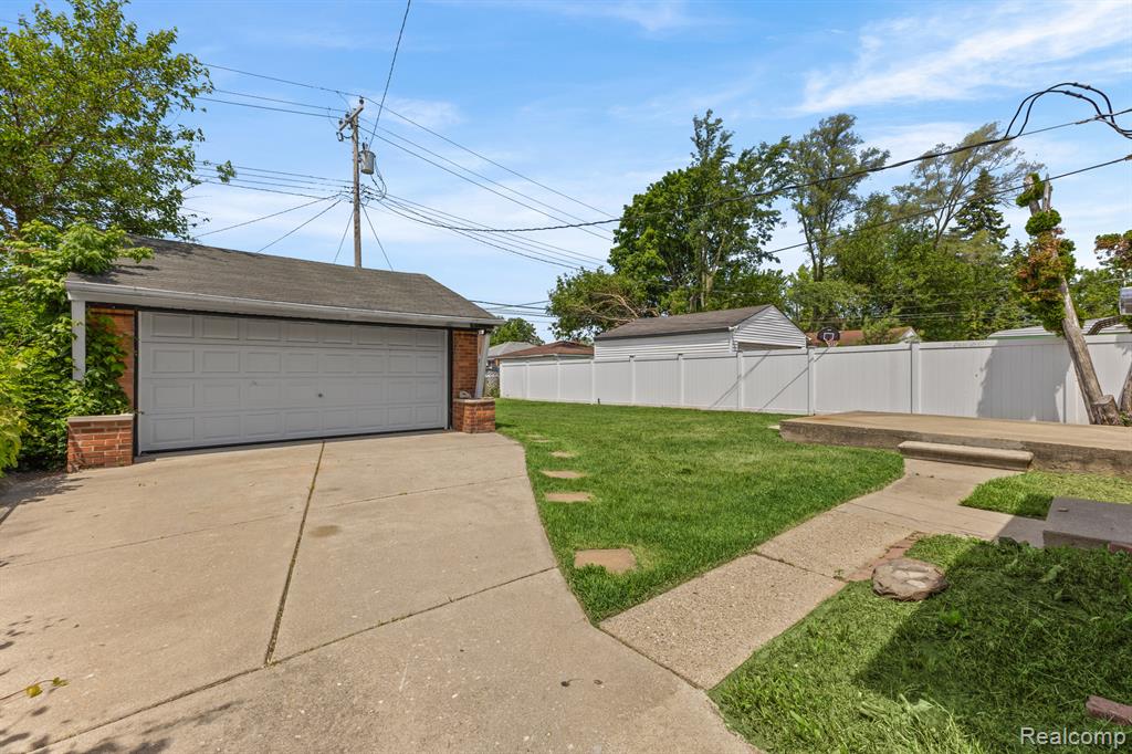 20261 Burt Road Detroit, MI 48219 - Photo 21 of 23