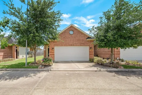 $290,000 | 912 Sweet Pine Drive, Katy, TX 77450