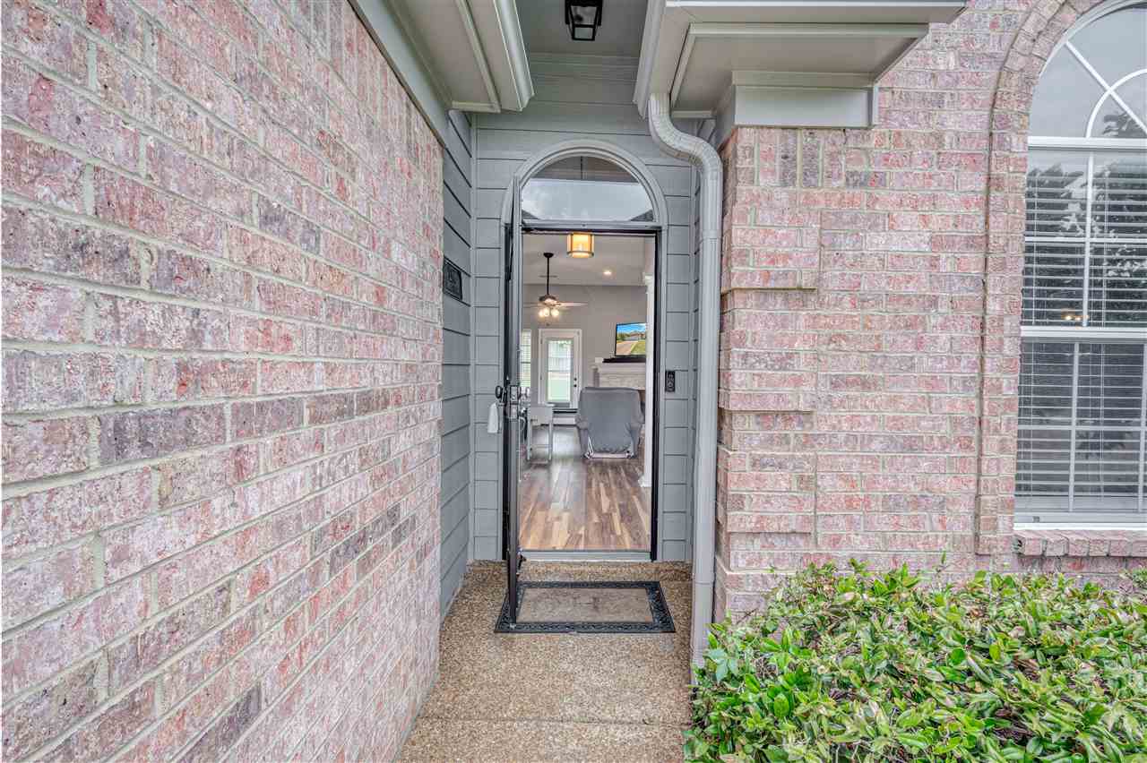 2766 Breezy Ridge Trail Memphis, TN 38016 - Photo 2 of 16 Gallery Image 2
