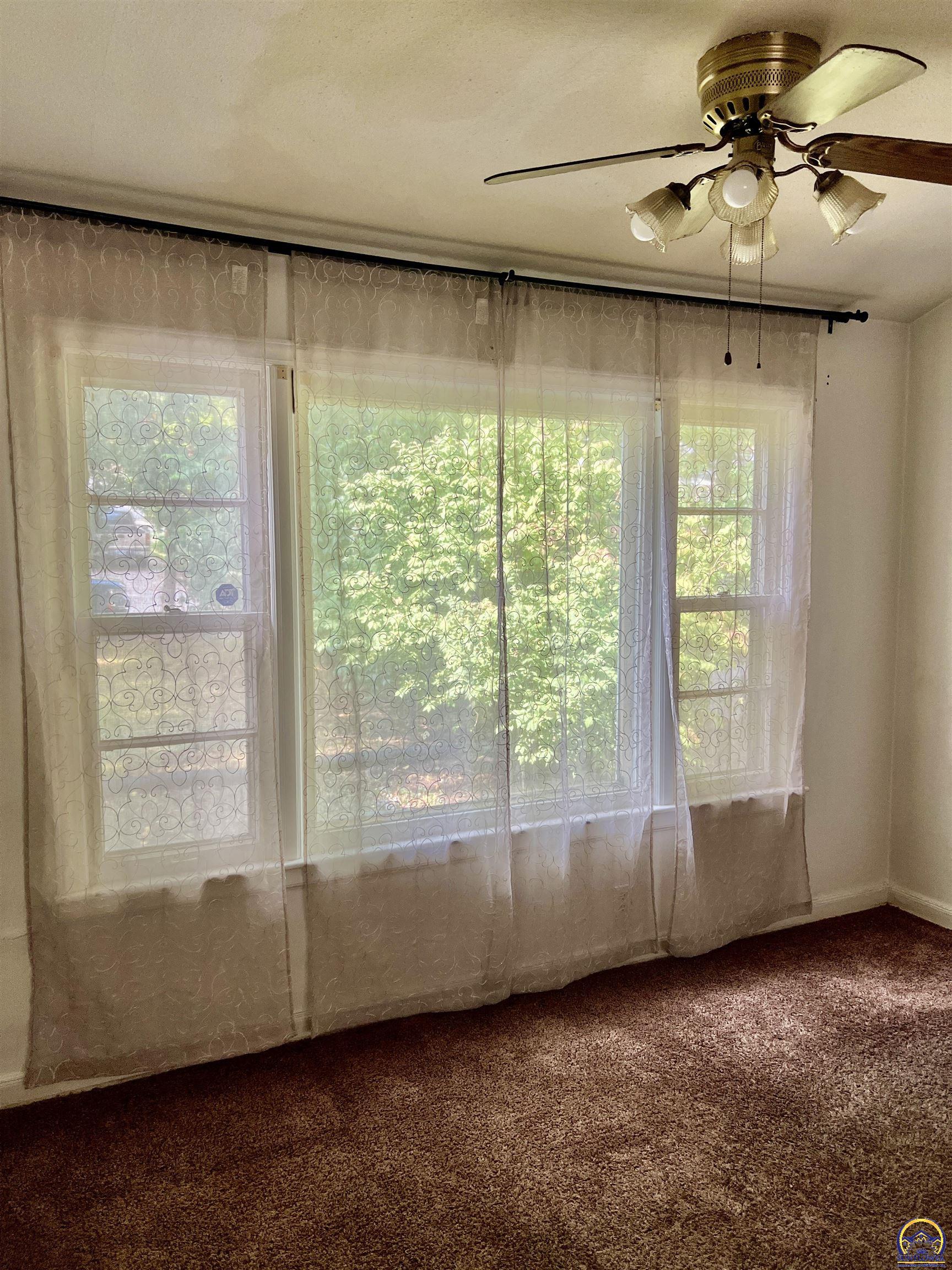 614 Southwest Webster Avenue Topeka, KS 66606 - Photo 12 of 14