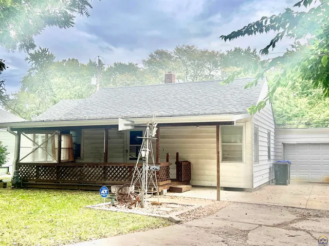 $119,900 | 614 Southwest Webster Avenue, Topeka, KS 66606