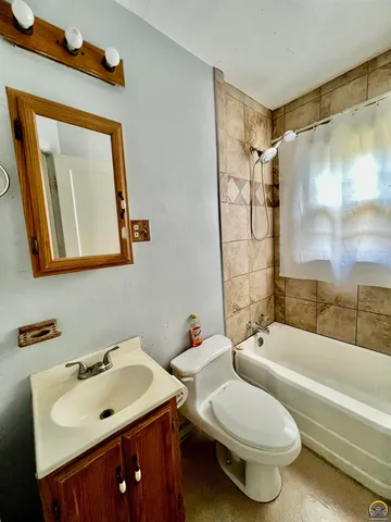 $119,900 | 614 Southwest Webster Avenue, Topeka, KS 66606