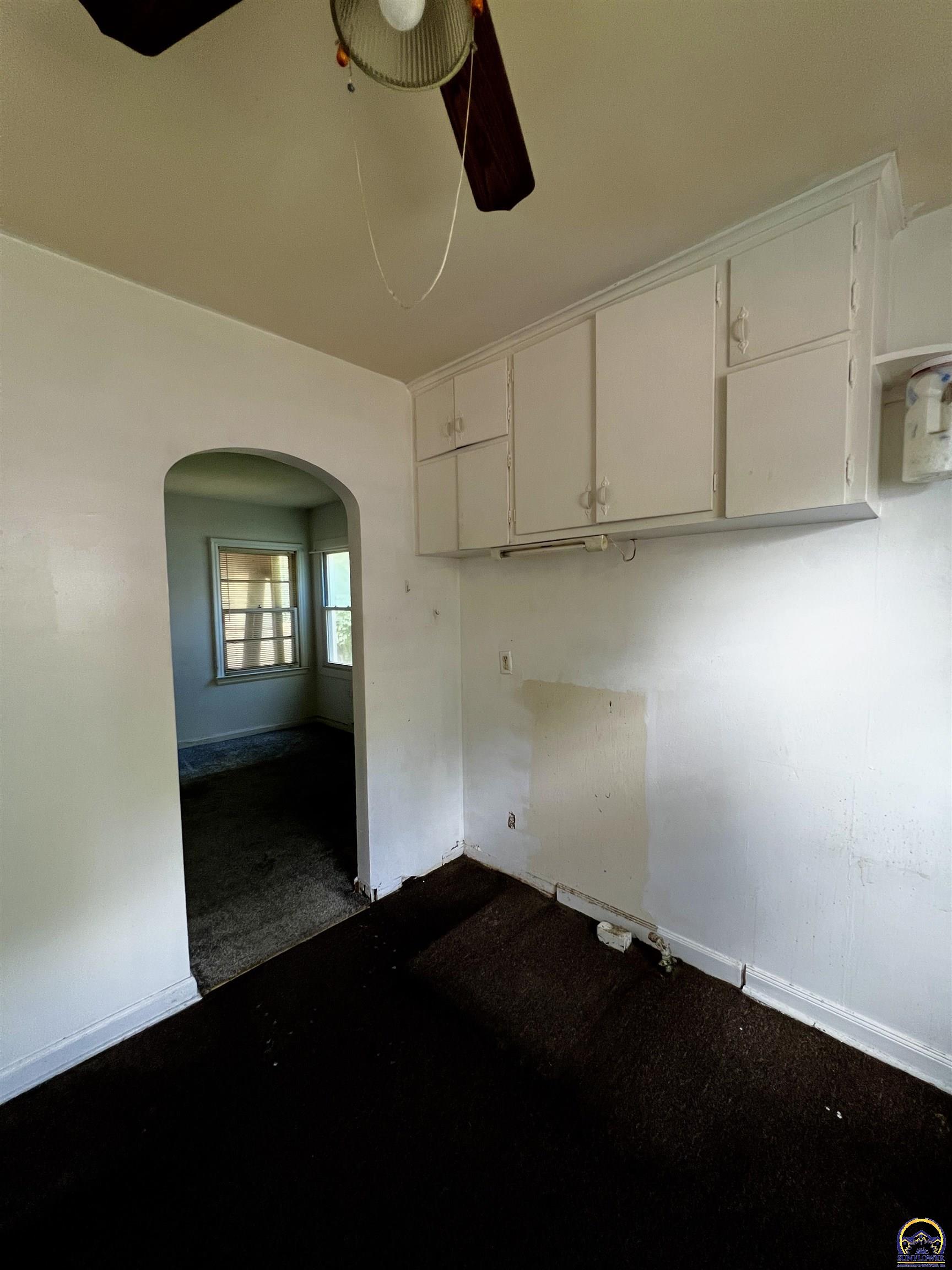 614 Southwest Webster Avenue Topeka, KS 66606 - Photo 10 of 14