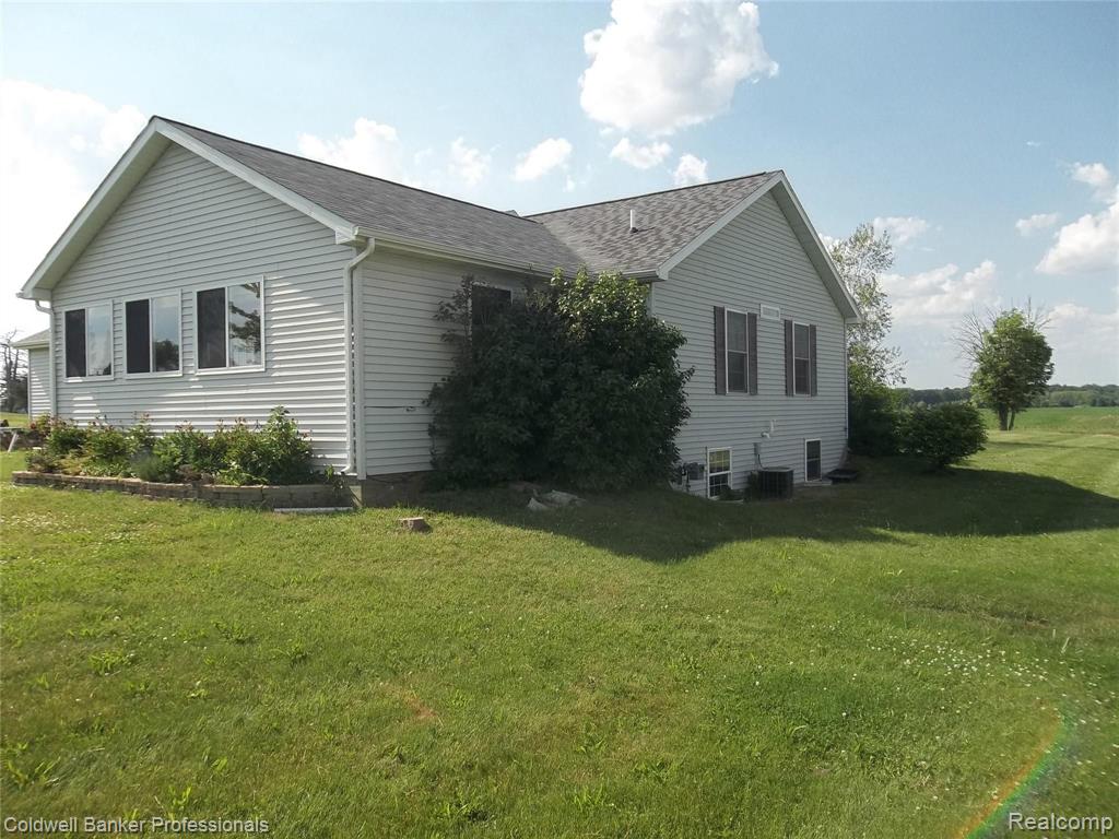 3271 Reamer Road Lapeer, MI 48446 - Photo 5 of 27